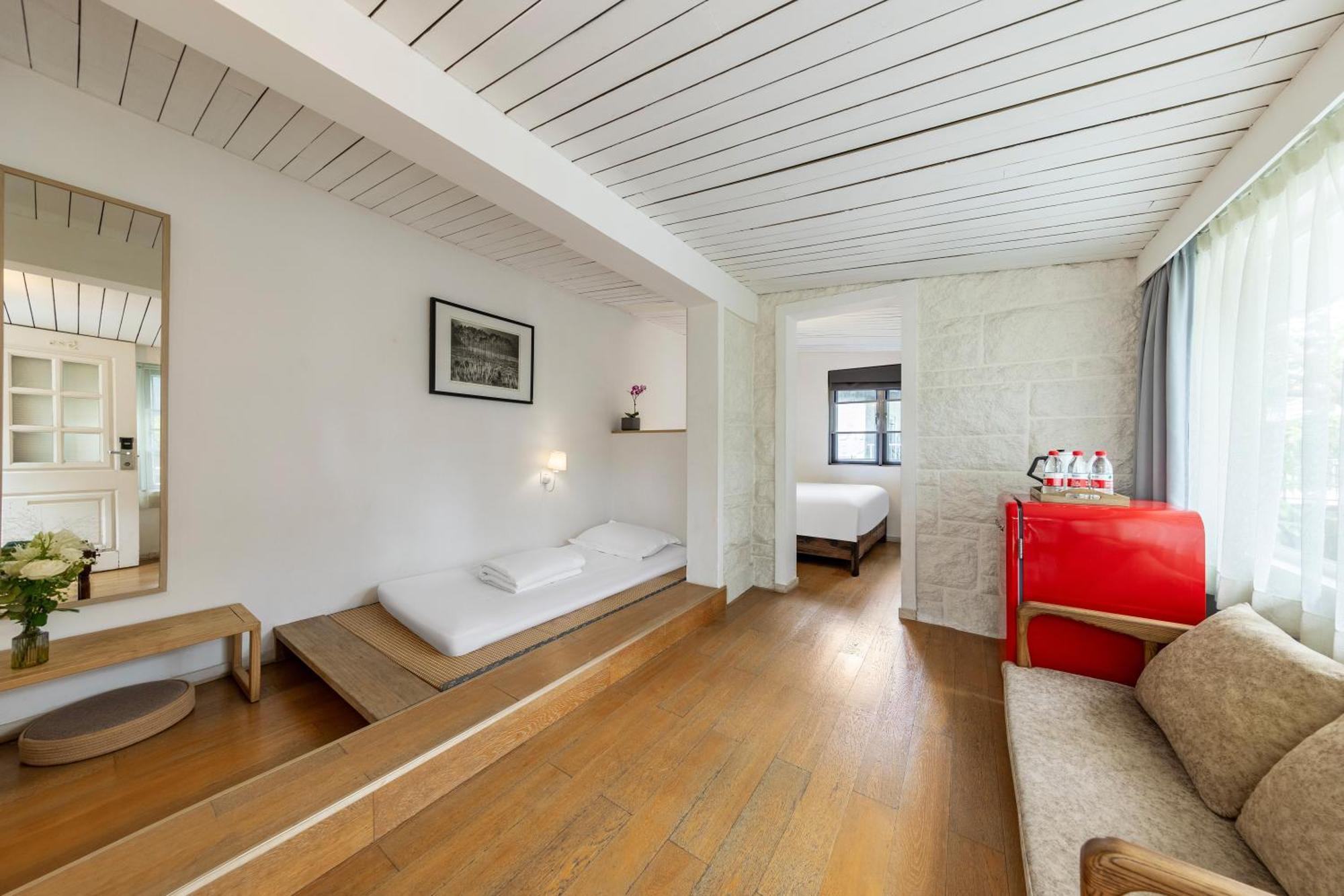 Shenzhen No'6 Garden Villa --French Window With Garden View,Close To Sea World &Shekou Ferry Port &K11 Ecoast &Subway Nearby ,Offer Western Food And Coffee &English Speaking With Tour Services Екстериор снимка