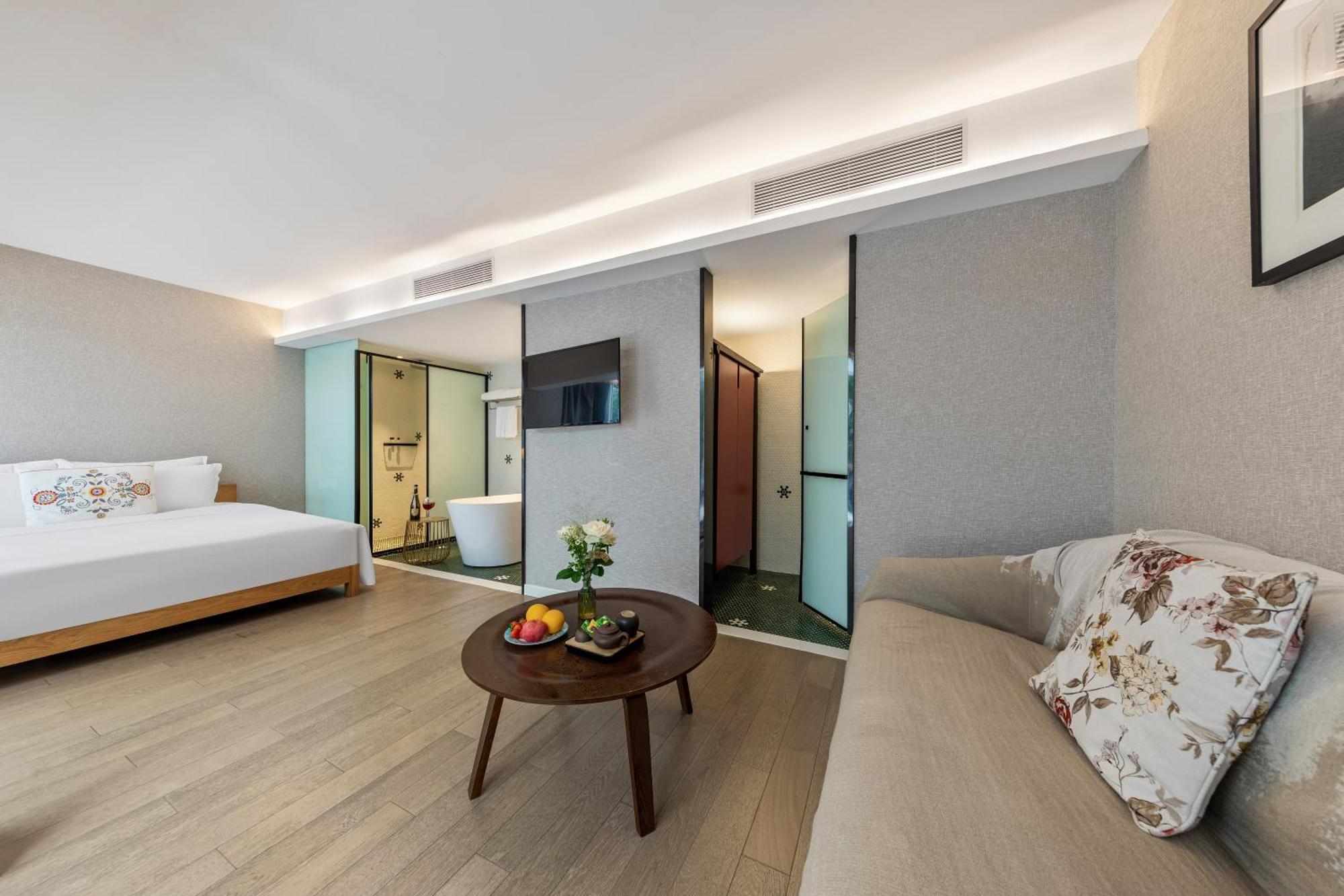 Shenzhen No'6 Garden Villa --French Window With Garden View,Close To Sea World &Shekou Ferry Port &K11 Ecoast &Subway Nearby ,Offer Western Food And Coffee &English Speaking With Tour Services Екстериор снимка