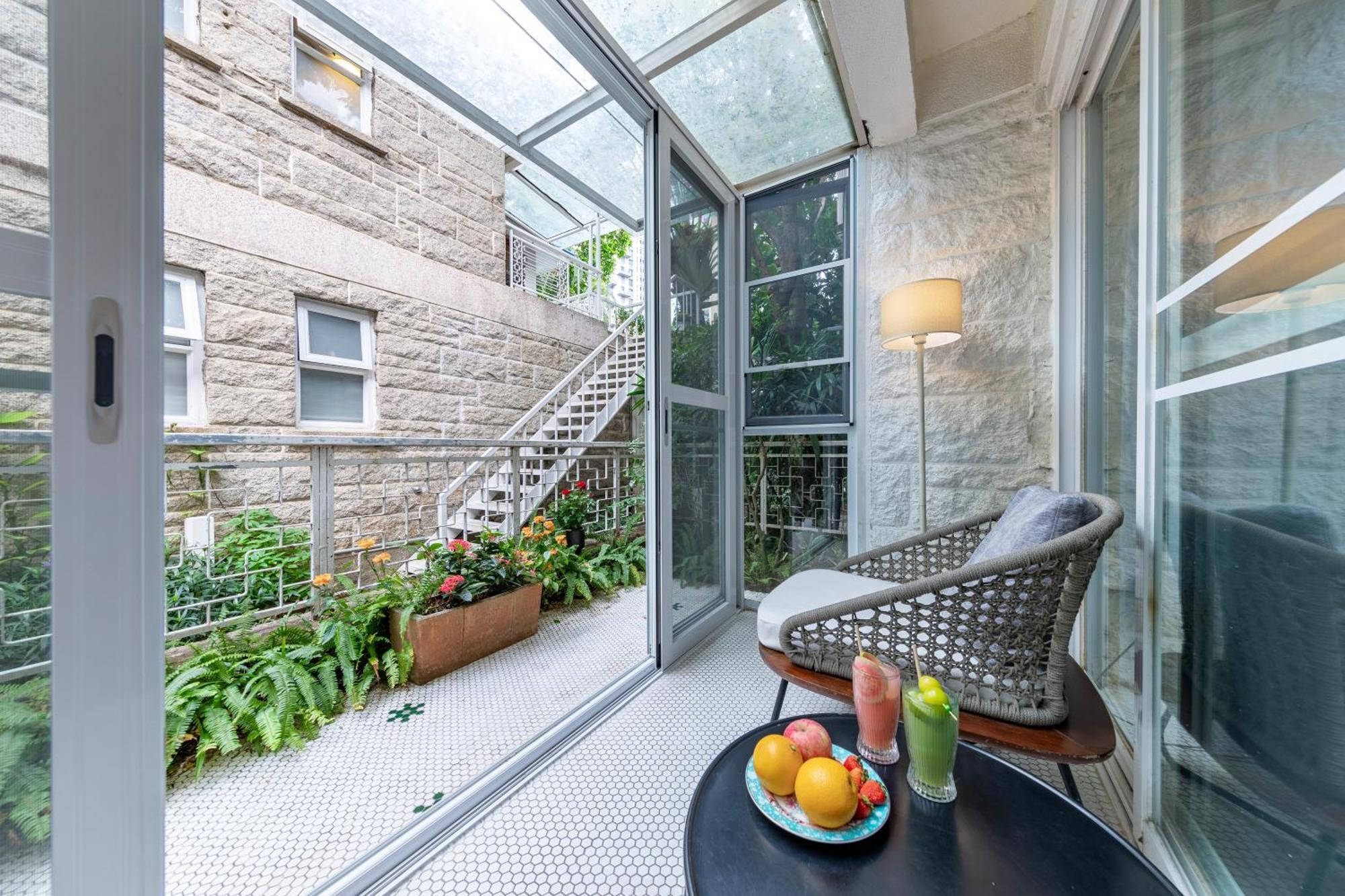 Shenzhen No'6 Garden Villa --French Window With Garden View,Close To Sea World &Shekou Ferry Port &K11 Ecoast &Subway Nearby ,Offer Western Food And Coffee &English Speaking With Tour Services Екстериор снимка