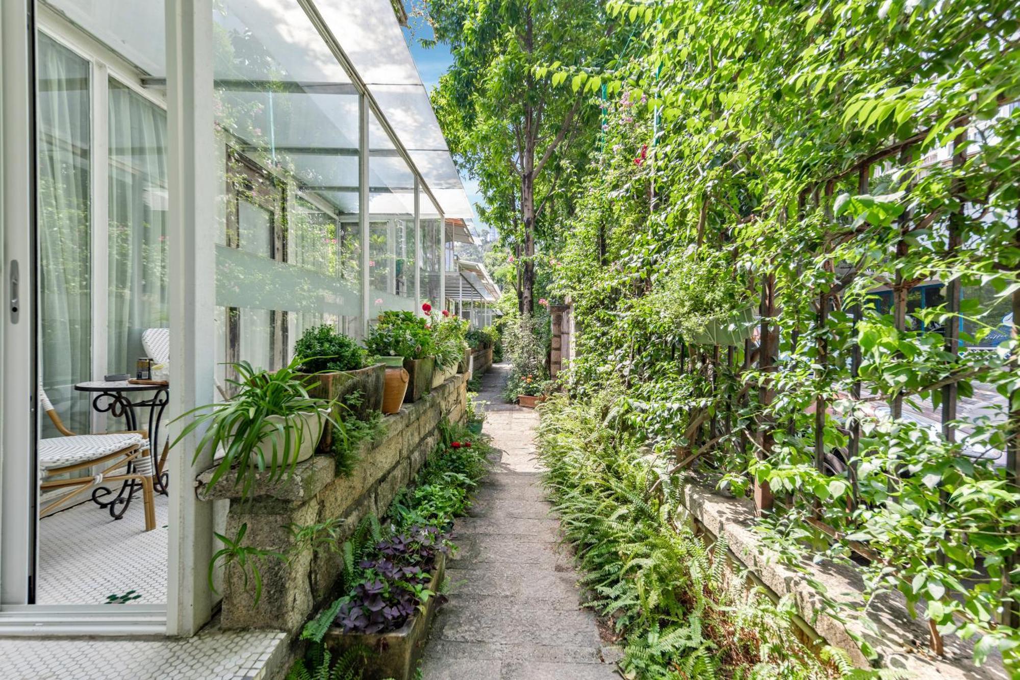Shenzhen No'6 Garden Villa --French Window With Garden View,Close To Sea World &Shekou Ferry Port &K11 Ecoast &Subway Nearby ,Offer Western Food And Coffee &English Speaking With Tour Services Екстериор снимка