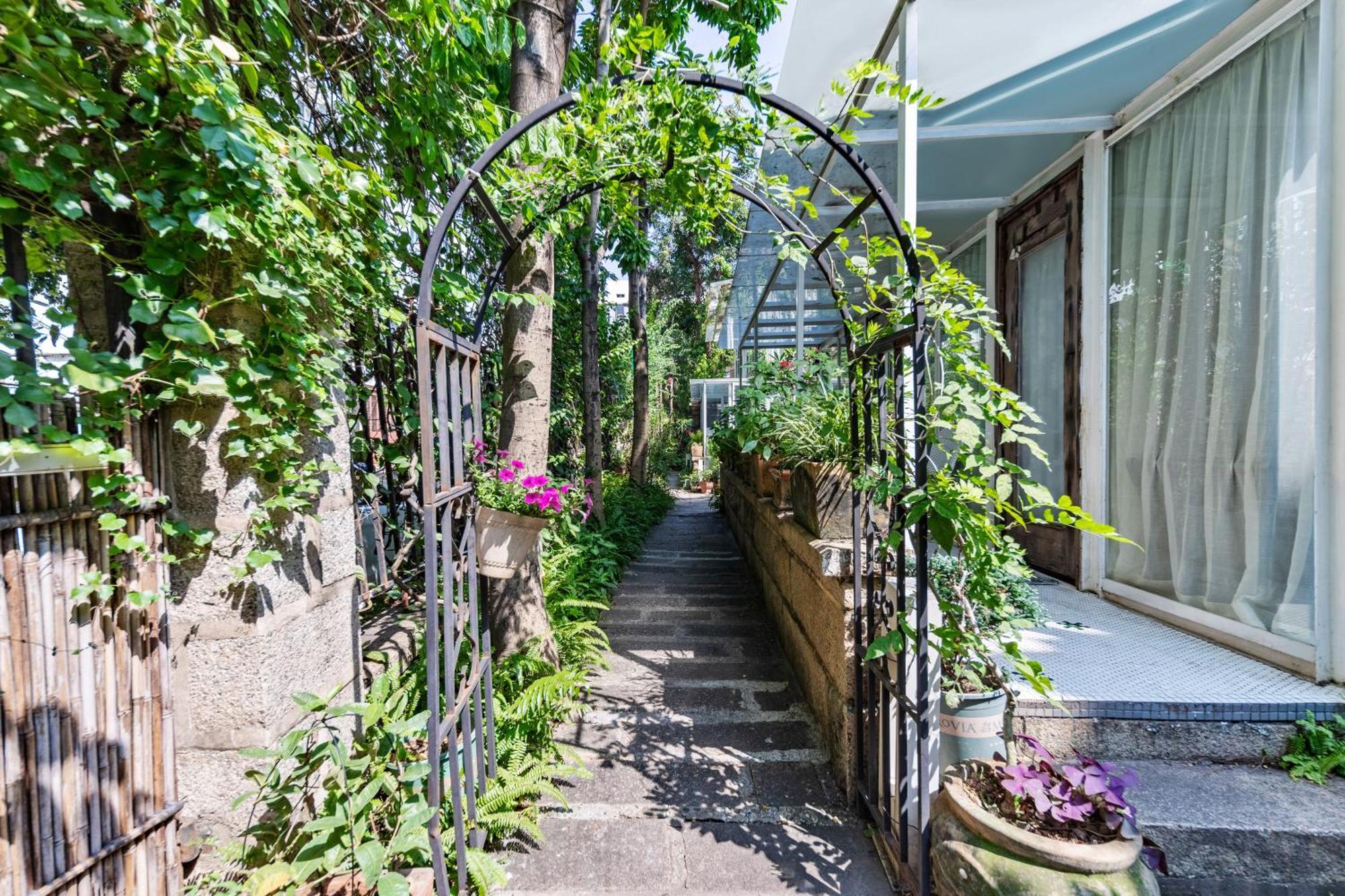 Shenzhen No'6 Garden Villa --French Window With Garden View,Close To Sea World &Shekou Ferry Port &K11 Ecoast &Subway Nearby ,Offer Western Food And Coffee &English Speaking With Tour Services Екстериор снимка