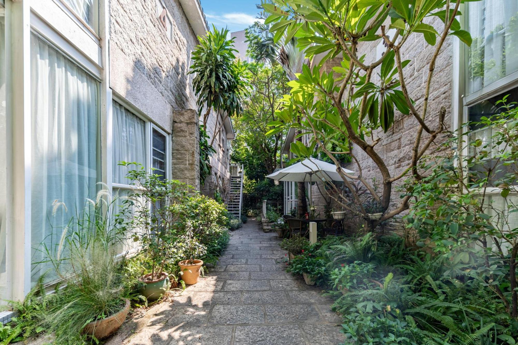 Shenzhen No'6 Garden Villa --French Window With Garden View,Close To Sea World &Shekou Ferry Port &K11 Ecoast &Subway Nearby ,Offer Western Food And Coffee &English Speaking With Tour Services Екстериор снимка