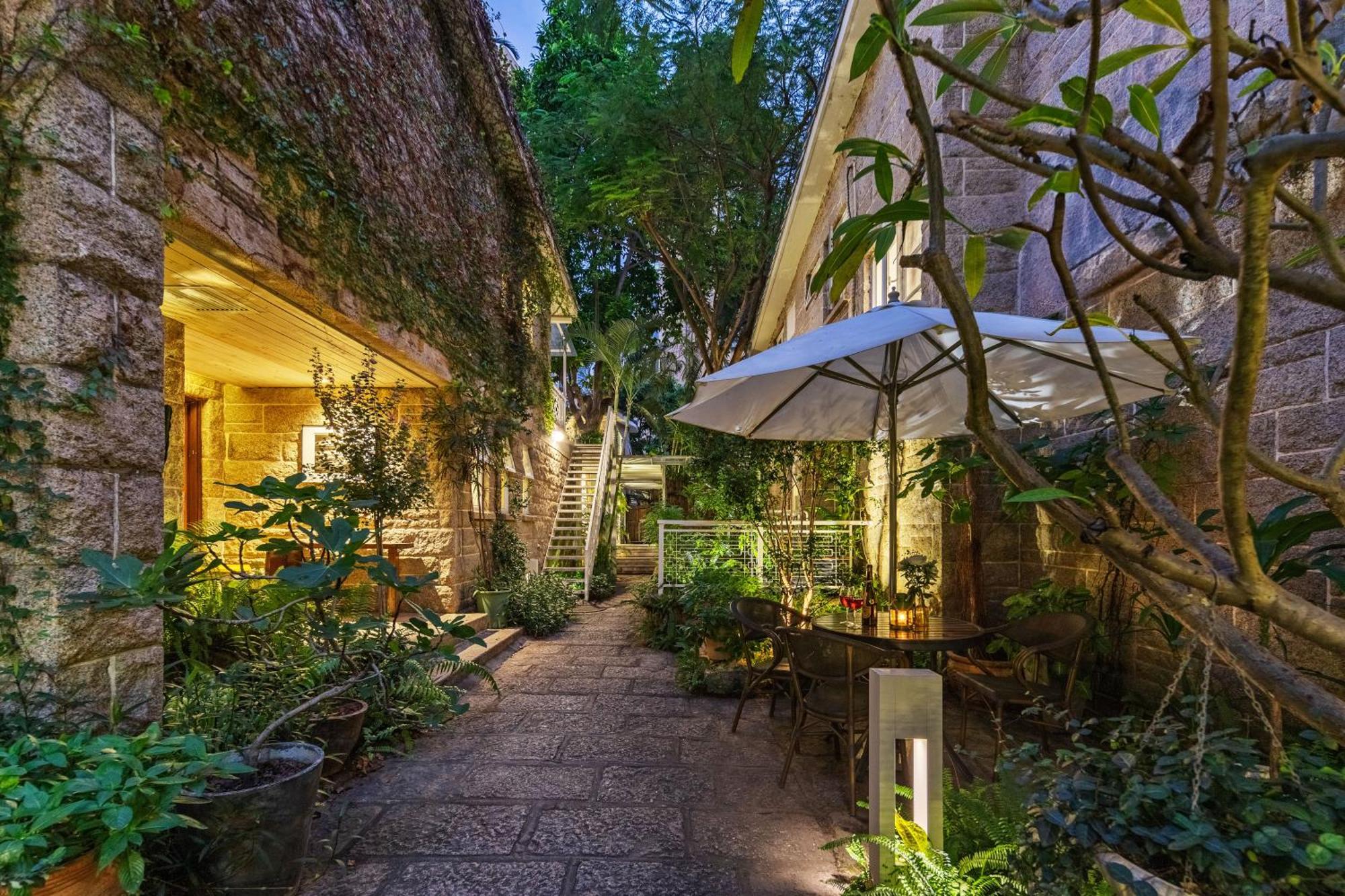 Shenzhen No'6 Garden Villa --French Window With Garden View,Close To Sea World &Shekou Ferry Port &K11 Ecoast &Subway Nearby ,Offer Western Food And Coffee &English Speaking With Tour Services Екстериор снимка